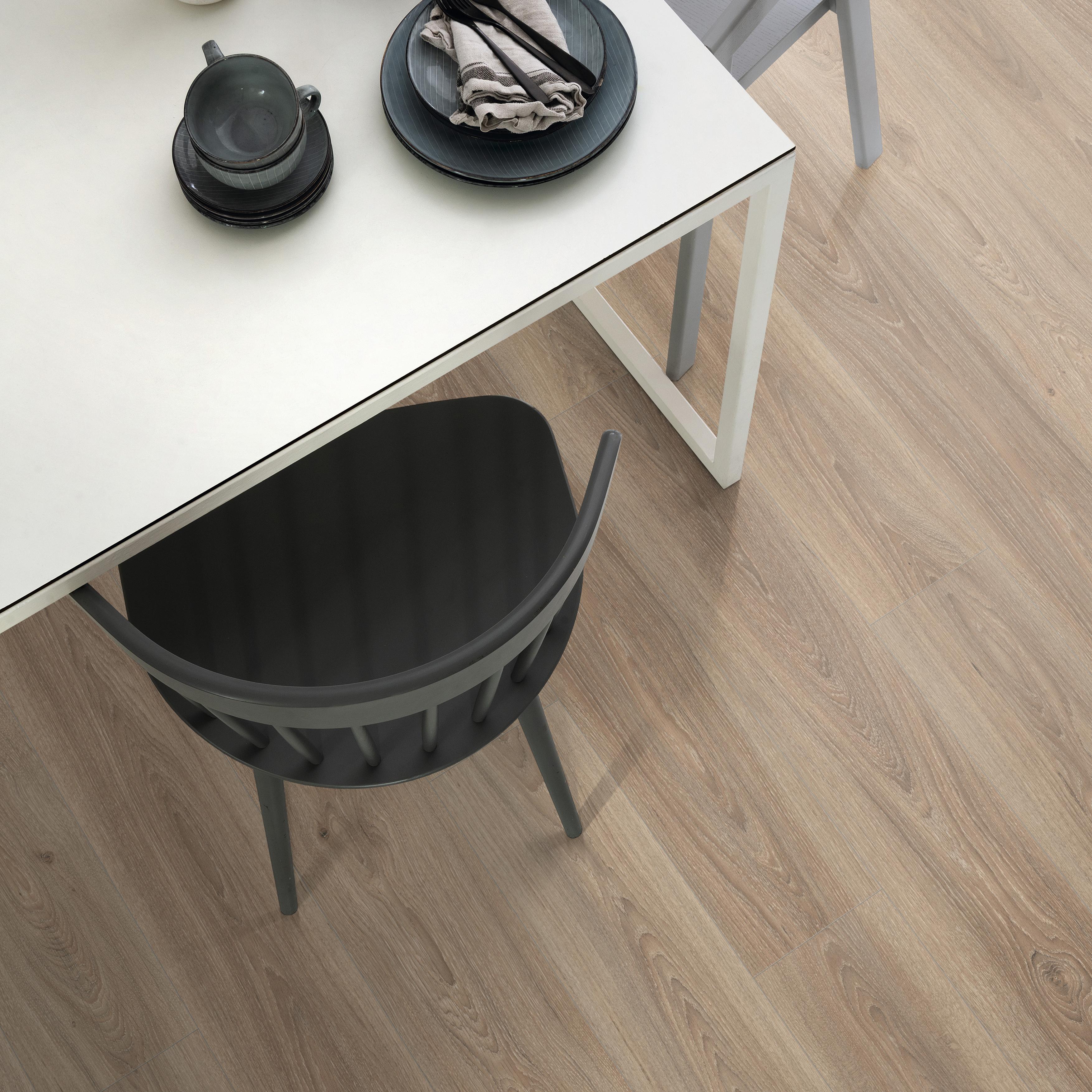 SOL STRATIFIE CLASSIC 8MM CLASSE 32 1292 X 193MM 4 chanfreins EPL102 Ch?ne Clair Amiens