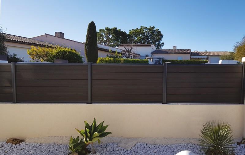 Glissière verticale pour poteau Alu H21 - 15x25mm Ht.1,10m - Gris mat