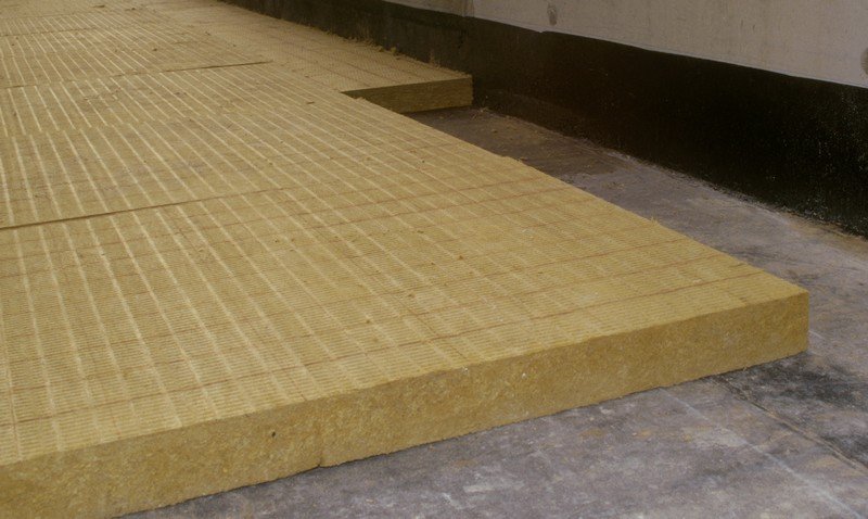 Lot de panneaux isolants en laine de roche (525 m², épaisseur 12 cm)
