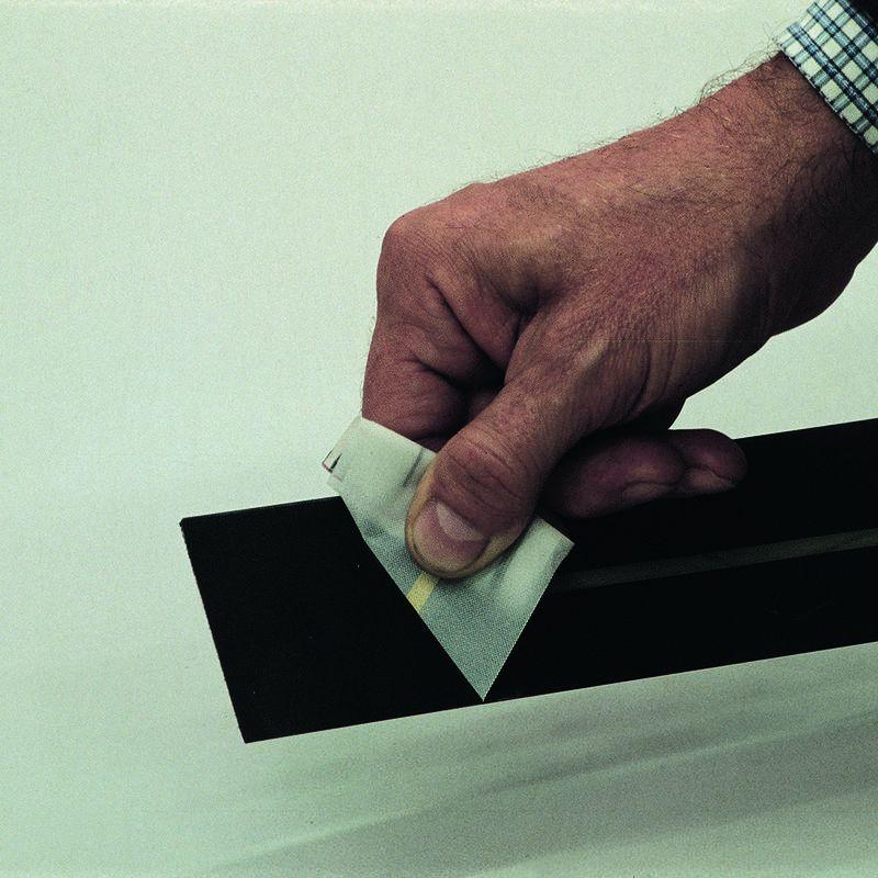 CARBOPLATE E 200 /150 Renforcement par systèmes carbone