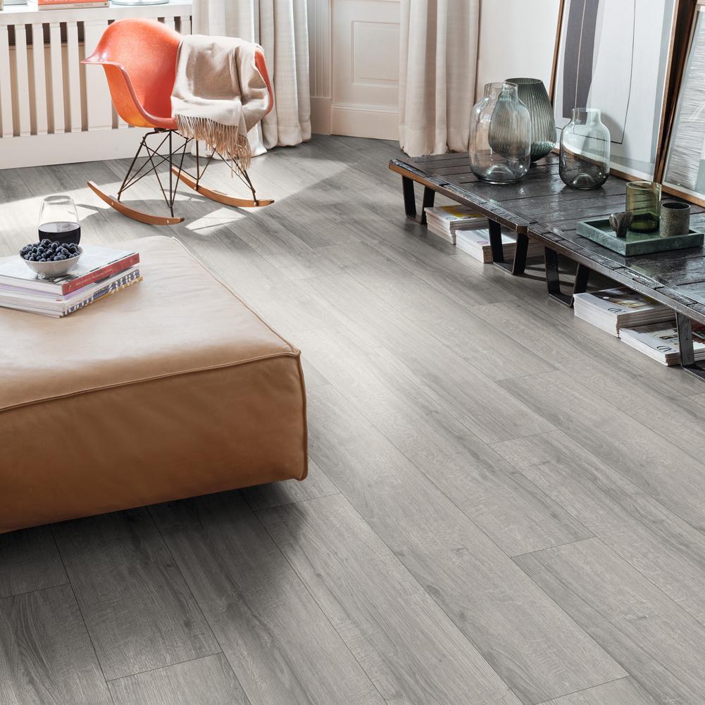 SOL STRATIFIE CLASSIC 8MM CLASSE 32 1292 X 193MM 4 chanfreins EPL205 Ch?ne Sherman gris clair