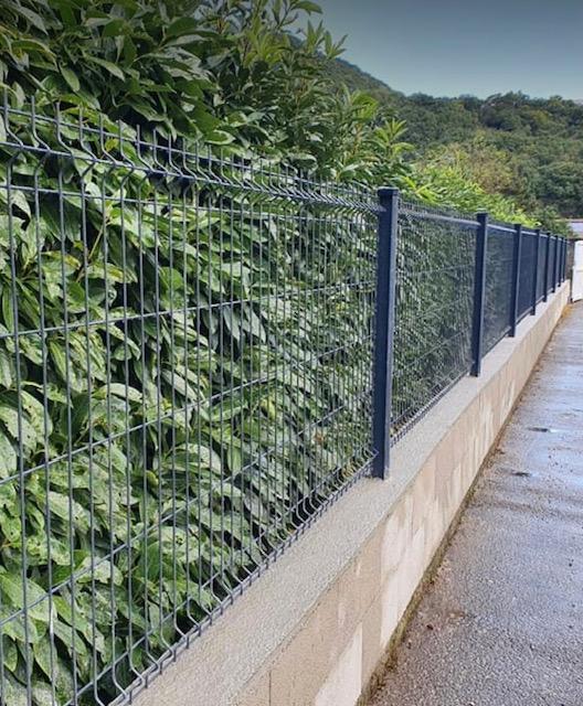 Grillage Panneau rigide MEDIUM 2,50 m Gris 7016 - Maille 200 x 50 mm - Fil 5 mm