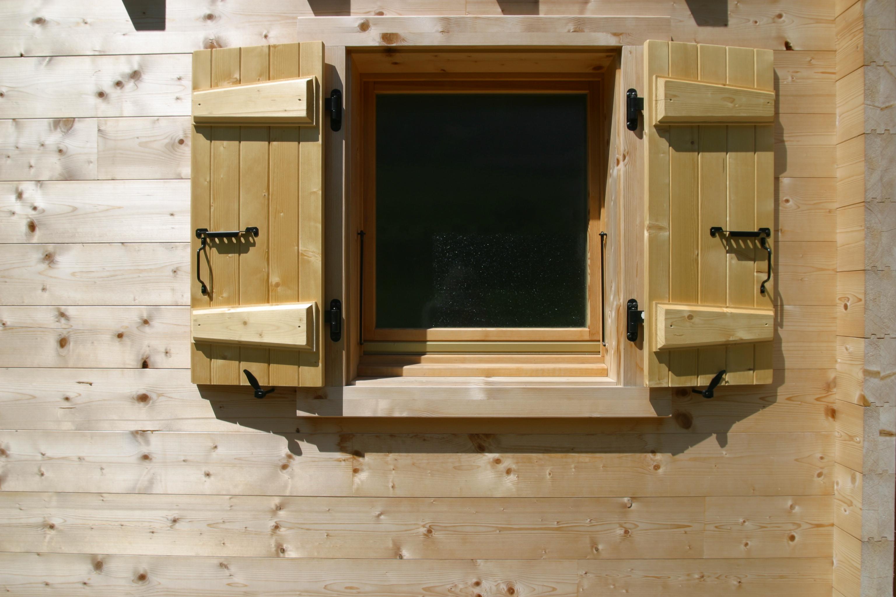 Lame à volet SAPIN 4 chanfreins - 21x90mm L.2,40m - Botte de 5 lames