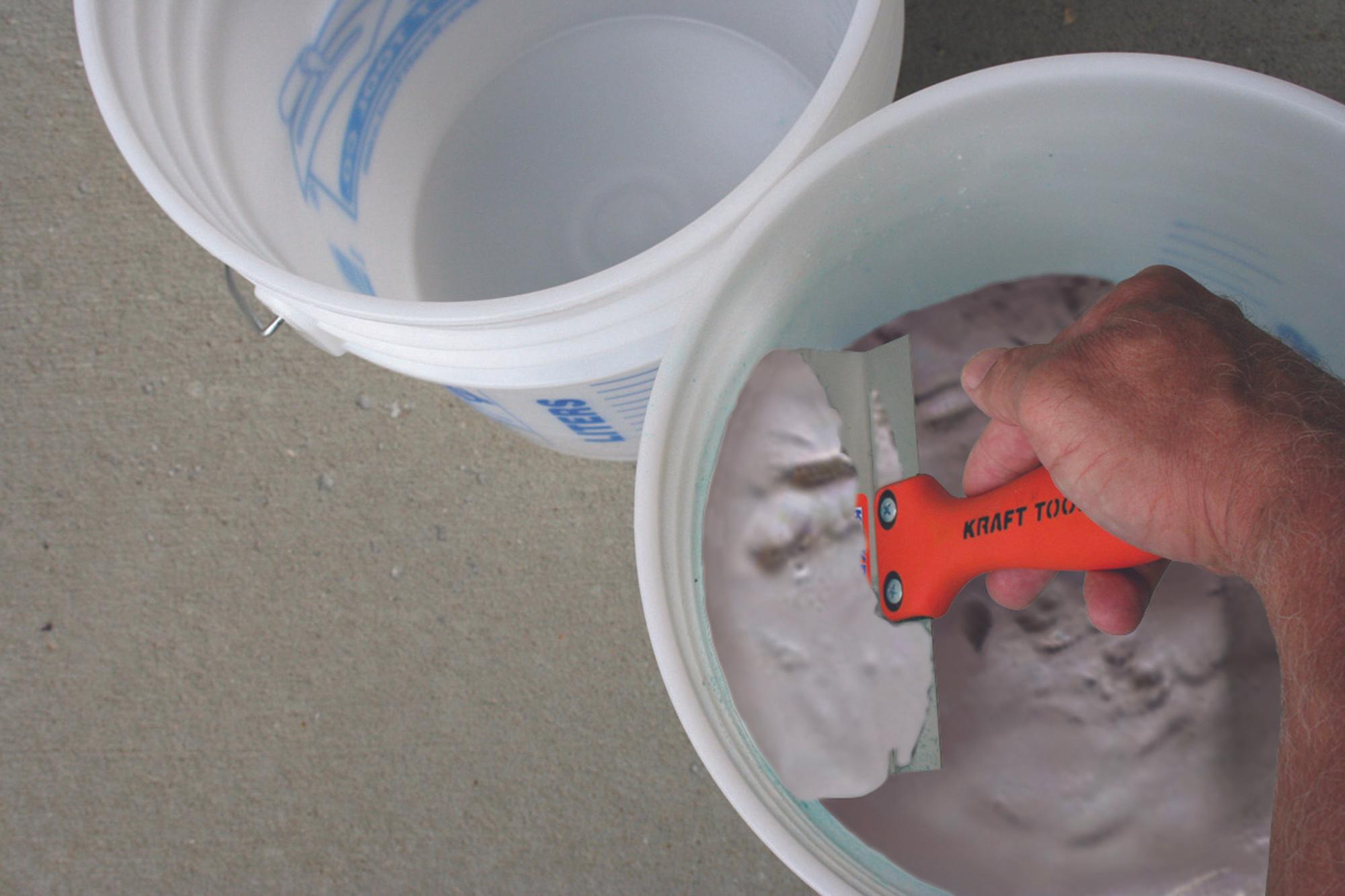 STUCATEUR INOX POUR SEAU MANCHE BI MATIERE