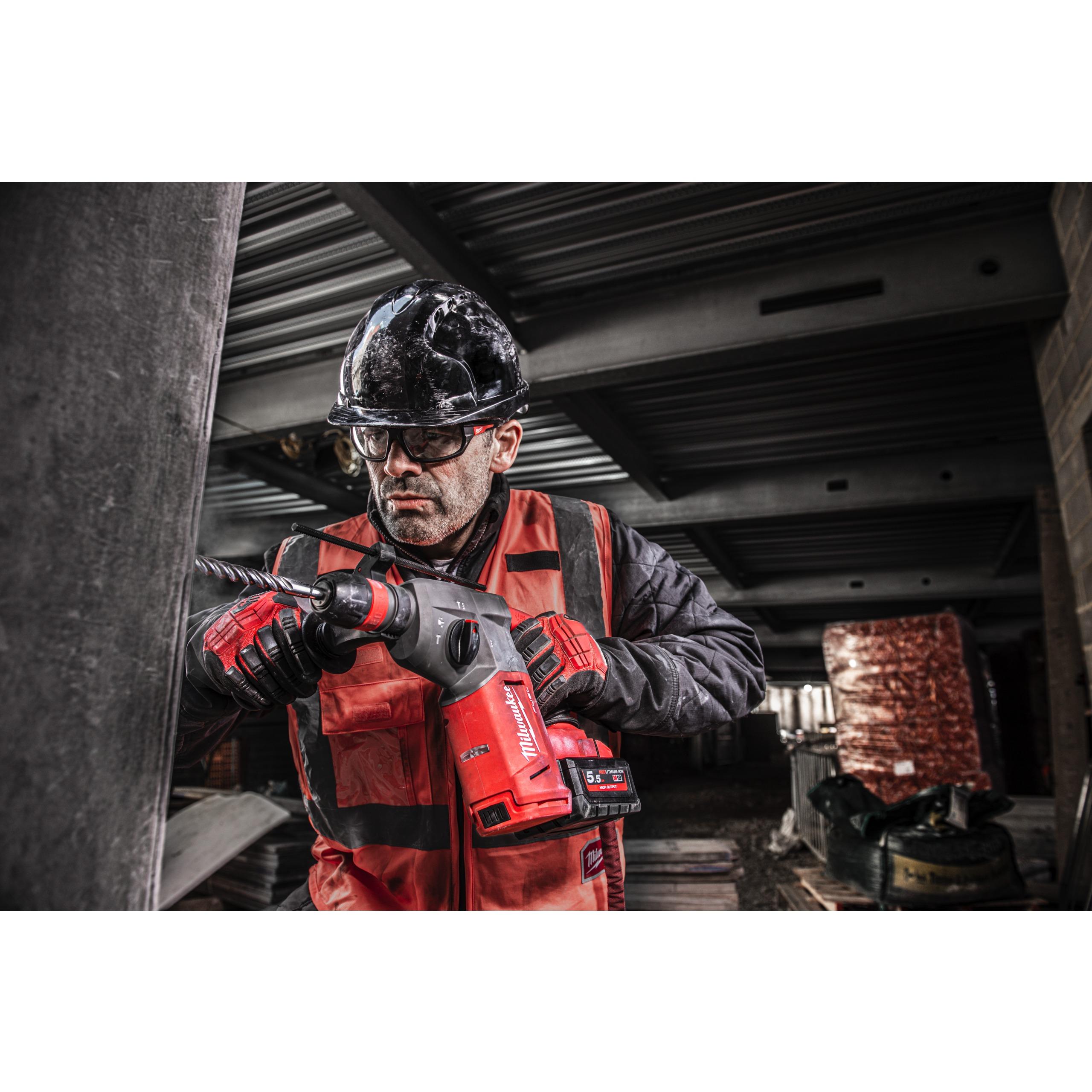 Coffret avec 5 forêts et 4 taillants SDS+MX4 