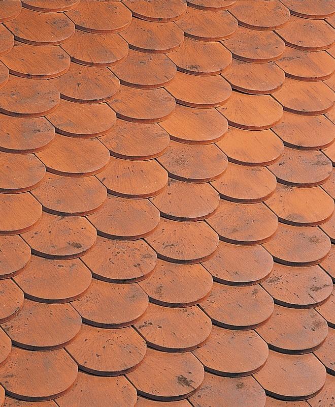 TUILE PLATE ECAILLE PRESSÉE 17X27 ROUGE NUANCE