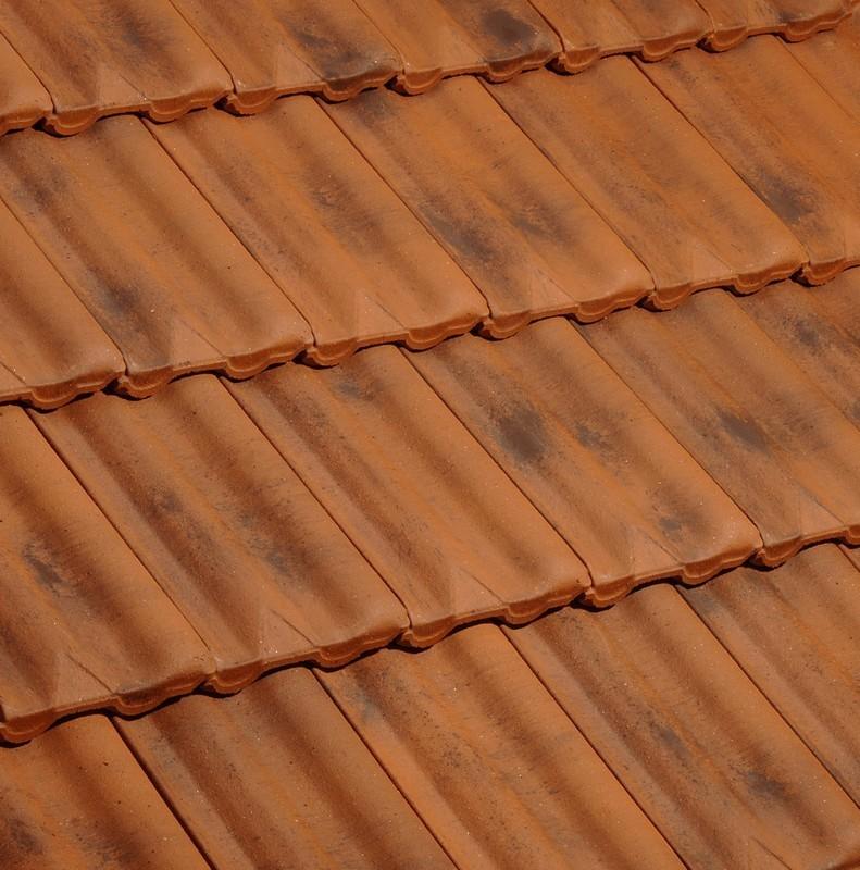 TUILE DELTA 10 ROUGE NUANCE