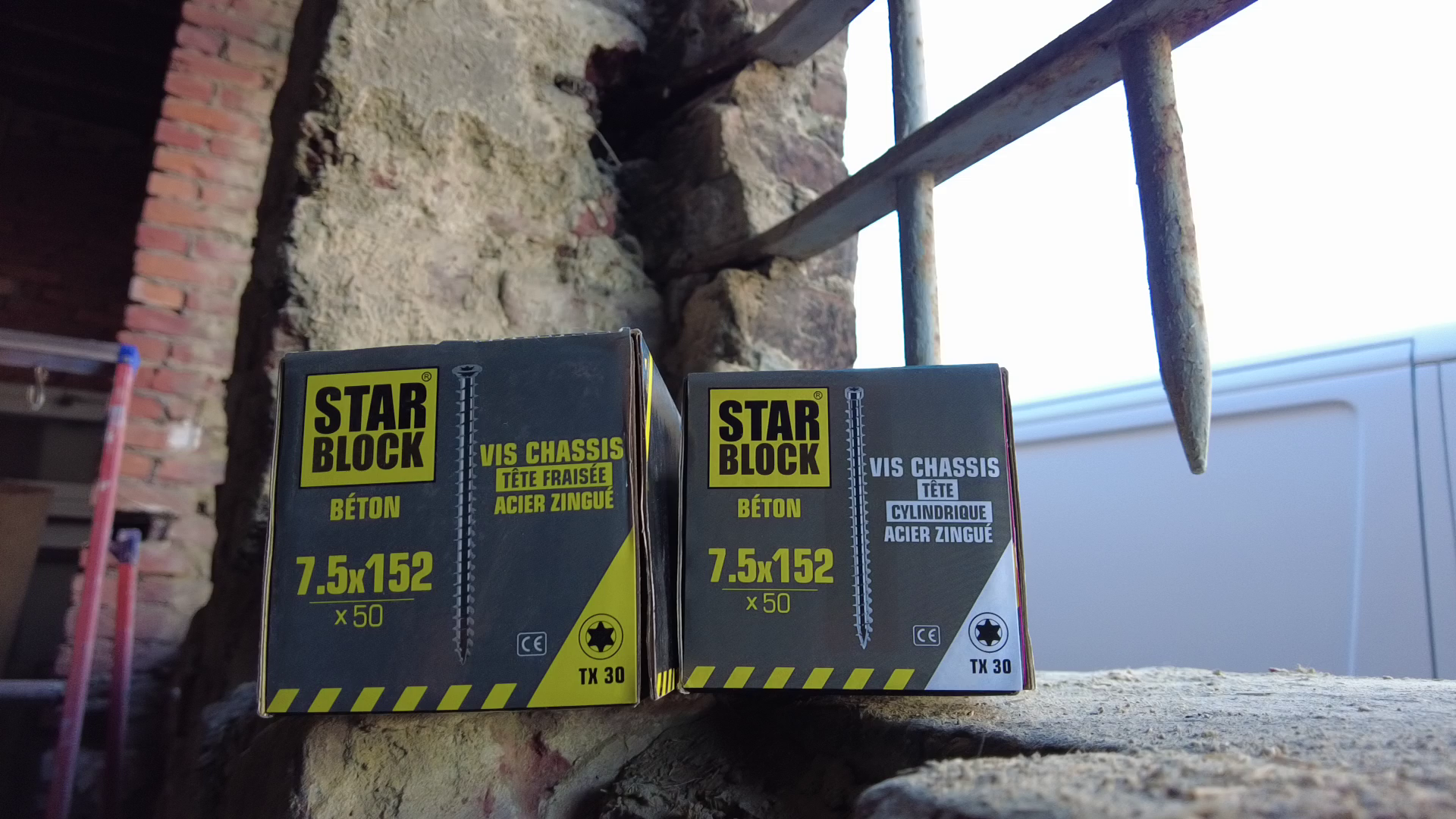 Vis chassis STARBLOCK TX Tête fraisée crantée Acier zingué blanc 7,5x182 Boite de 50