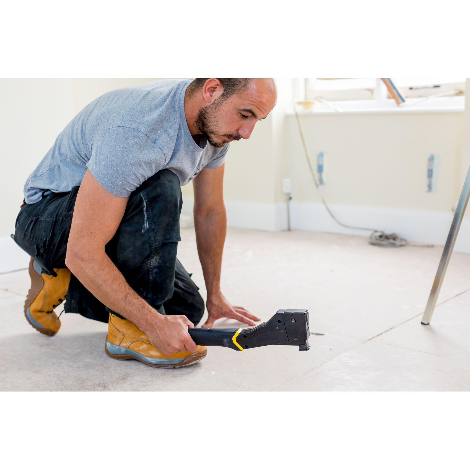 Marteau agrafeur FATMAX Haute capacité + 1000 agrafes type G 10mm