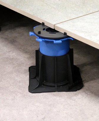 Plot PVC réglable CLEMAN pour dalle hauteur 55/80 mm