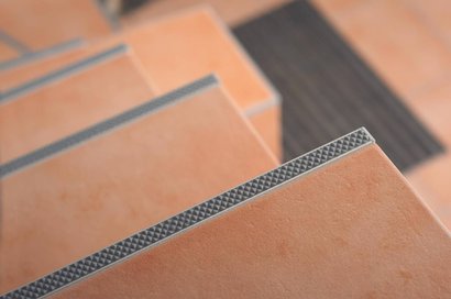 Profilé nez-de marche pour carrelage  DIAMONDSTEP - Aluminium PVC Gris Anthracite - Longueur 250 cm - Ht 9 mm - DISTAE 9107/250