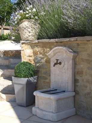 Fontaine Meridionale 50 x 50 cm Ep 104 cm Pierre Vieillie