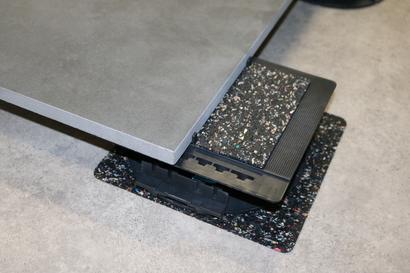 Carré d'isolation agrippant pour plots dalle ESSENTIEL et CLEMAN