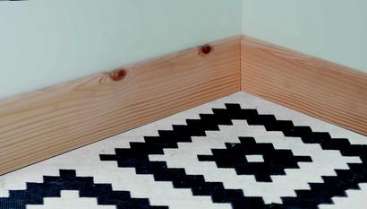 Plinthe Sapin Bord Droit - 13x110mm L.2,40m