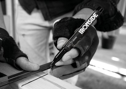 Marqueur permanent noir -- Ironside