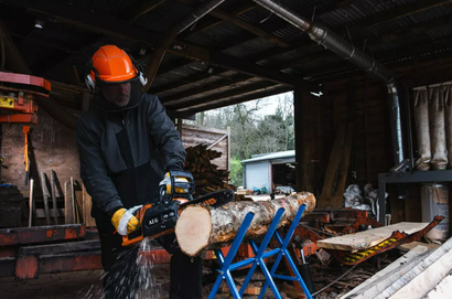 Kit Tronçonneuse AEG ACS18B30 avec chargeur, 2 batteries PRO18V 6,0Ah et caisse de rangement 37L