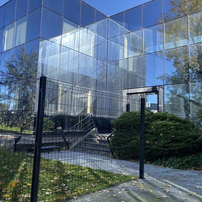 Grillage Panneau rigide AXYLE CS 2,50 m x Ht 1,22 m Gris 7016 - Maille 200 x 55,55 mm - Fil 5 mm