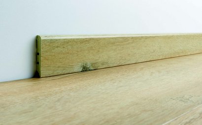 PLINTHE PVC H58 CHENE LIEGE 18 X 58 X 2400 MM – PAQUET DE 5 PLINTHES SOIT 12 ML