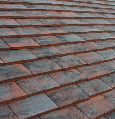 TUILE PLATE PRESSÉE 17 X 27 ROUGE ETNA