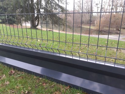 Plaque de soubassement SOUBAX 2500mm Gris 7016 pour Poteau Axyle et Panneau Axyle CS 